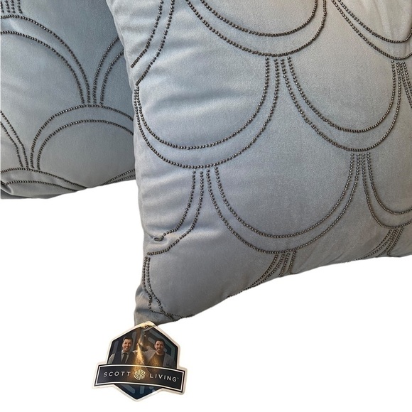 NWT Scott Living throw pillows.  Gray in color. - Picture 4 of 11